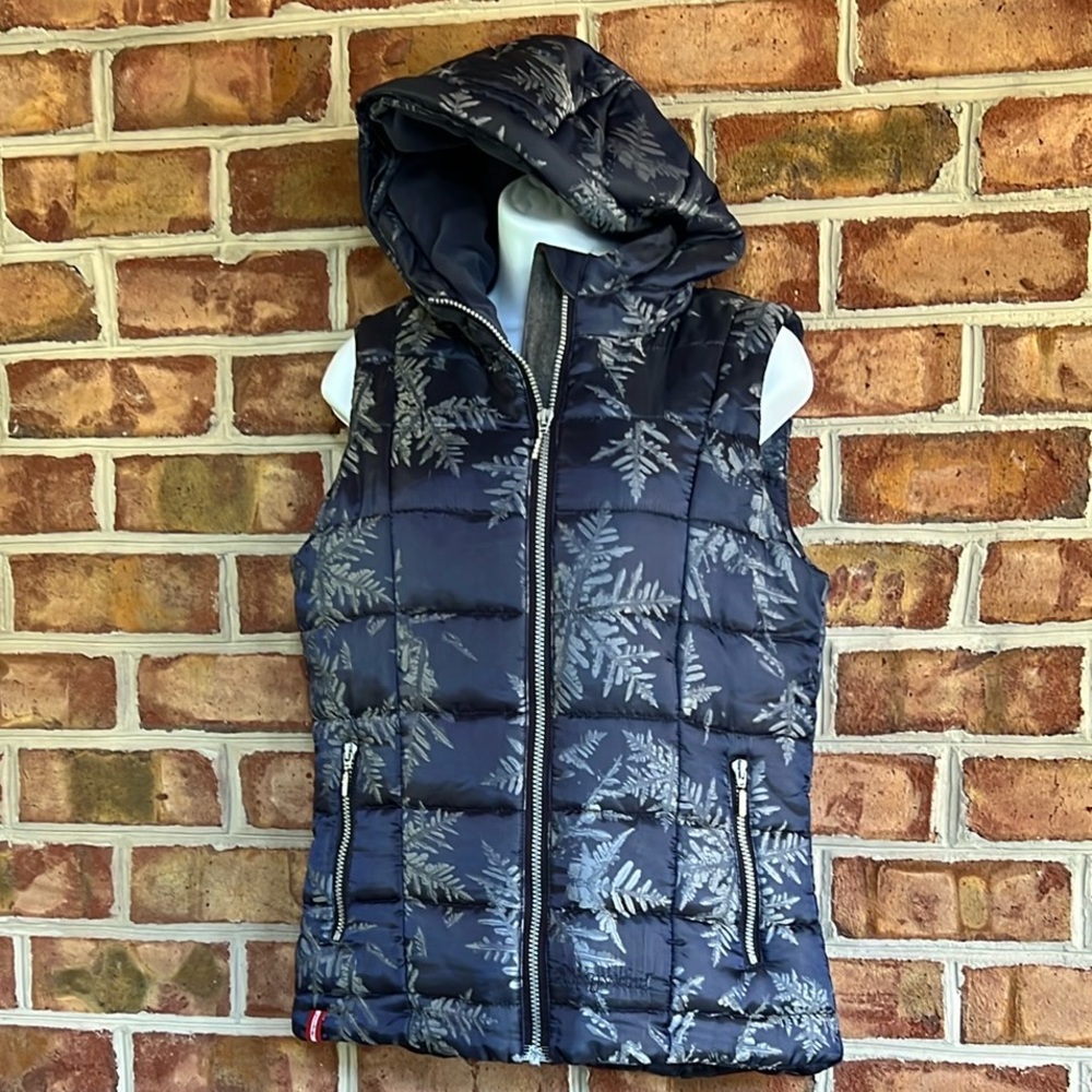 Almgwand alt down Blue Quilted Puffer Vest w/ snowflake print pockets & Hood 38